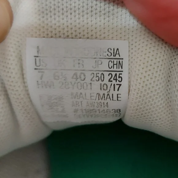 Adidas shoes - Picture 9 of 16